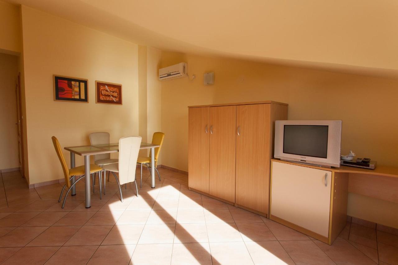 Apartman Vjekoslav Krk Town Exterior foto